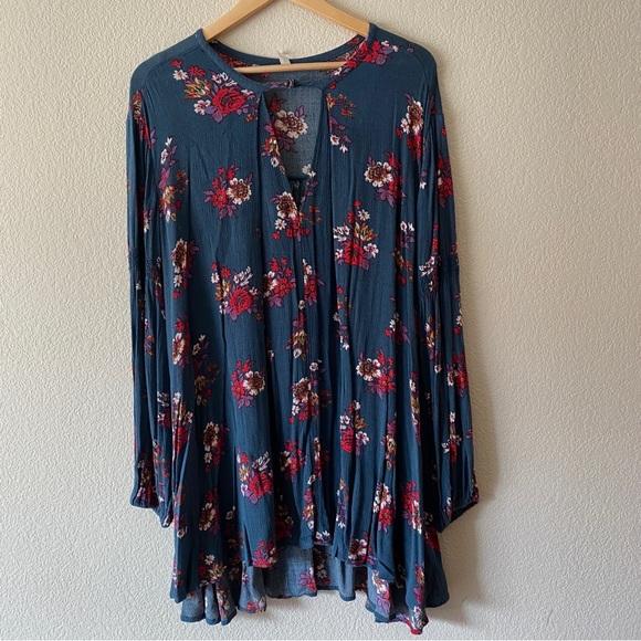 Free People Dresses & Skirts - Free People Floral Longsleeve Shift Dress